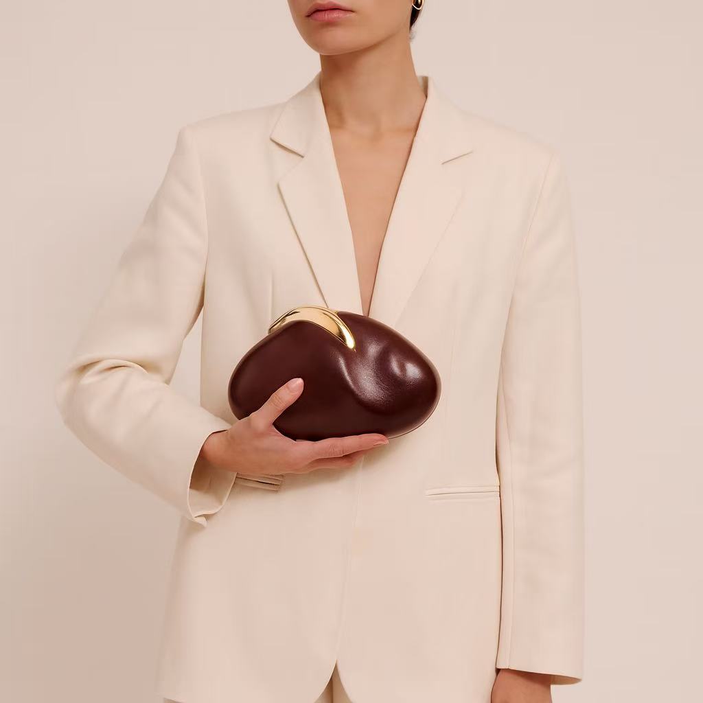 The Pebble Clutch